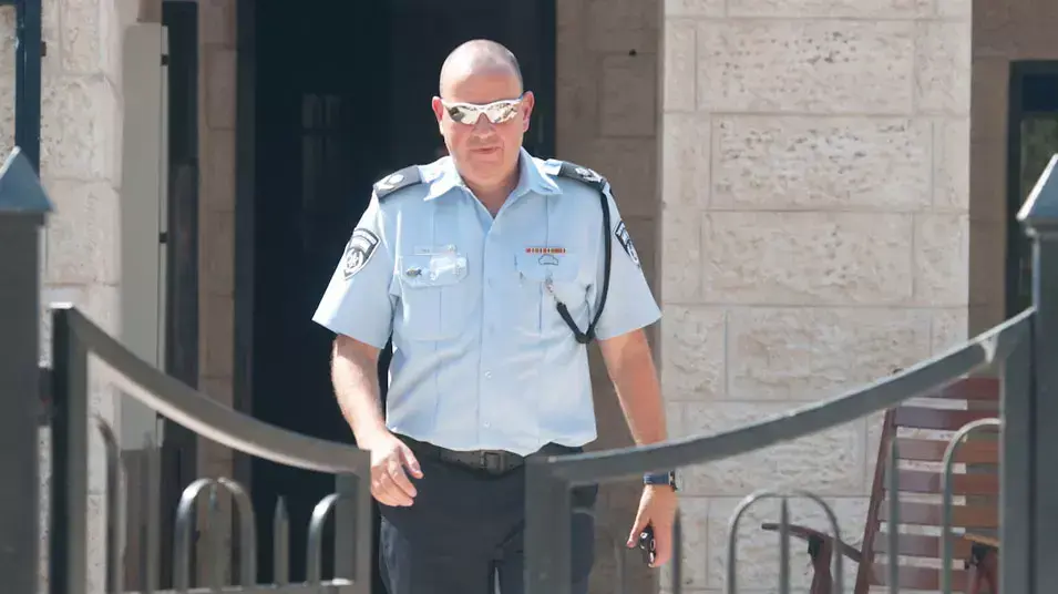 ראש אגף משאבי אנוש, ירון בארי, יולי 2012