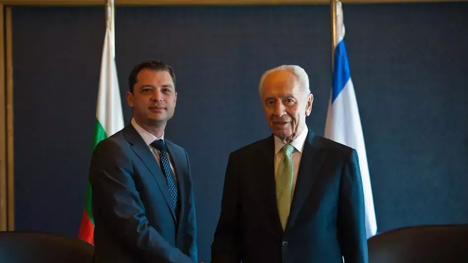 פגישת שמעון פרס ושר התיירות הבולגרי דיליאן דוברב,יולי 2012