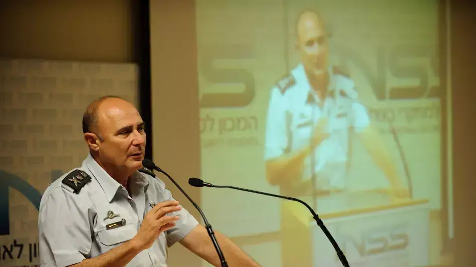 שחר איילון בכנס המכון למחקרי ביטחון לאומי בנושא מוכנות החזית האזרחית בישראל למלחמה, יולי 2012 שחר איילון בכנס המכון למחקרי ביטחון לאומי בנושא מוכנות החזית האזרחית בישראל למלחמה, יולי 2012