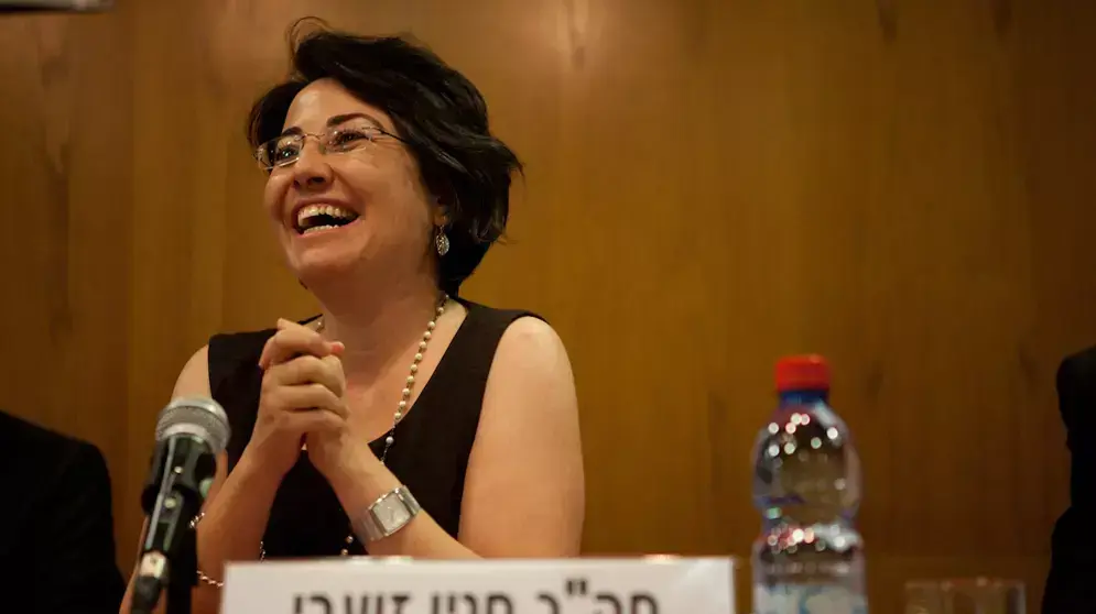 חברת הכנסת חנין זועבי בכנס של לשכת עורכי הדין בנושא שוויון בנטל, יולי 2012 חברת הכנסת חנין זועבי בכנס של לשכת עורכי הדין בנושא שוויון בנטל, יולי 2012