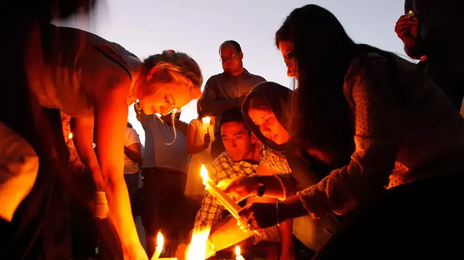 אירוע זיכרון להרוגים בהתקפת ירי על מקדש סיקי בעיר מילווקי, וויסקונסין, 6 באוגוסט 2012 אירוע זיכרון להרוגים בהתקפת ירי על מקדש סיקי בעיר מילווקי, וויסקונסין, 6 באוגוסט 2012