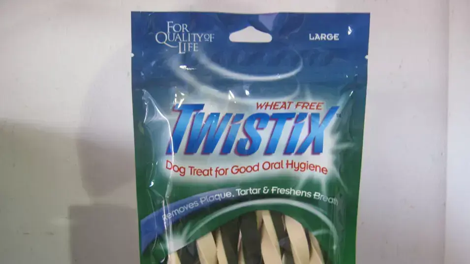 חטיף לעיסה לכלבים Twistix חטיף לעיסה לכלבים Twistix