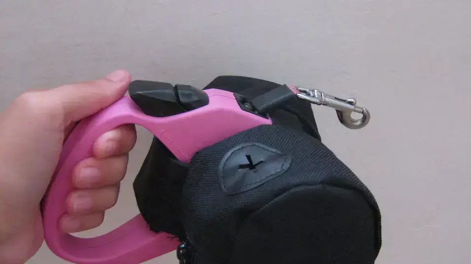 פאוץ' לרצועה נגללת לכלבים
