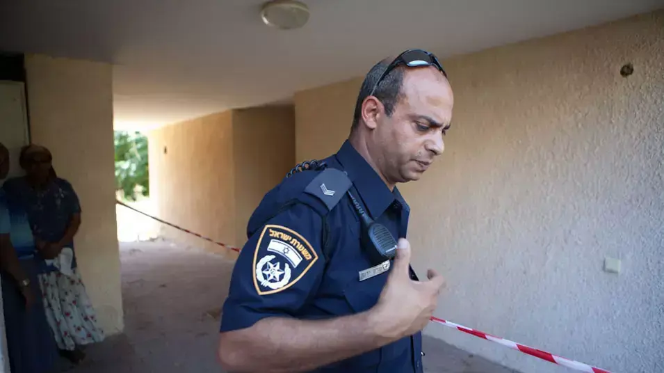 גבר נרצח ברחובות, ככל הנראה על ידי בנו גבר נרצח ברחובות, ככל הנראה על ידי בנו