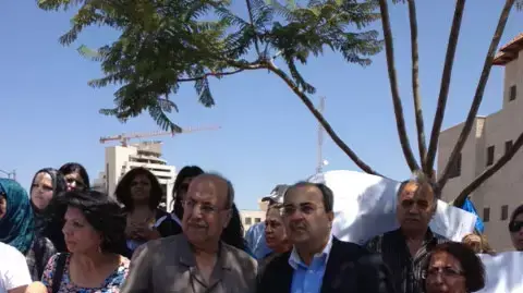 ח"כ אחמד טיבי בהפגנה ברמאללה. אוגוסט 2012 ח"כ אחמד טיבי בהפגנה ברמאללה. אוגוסט 2012