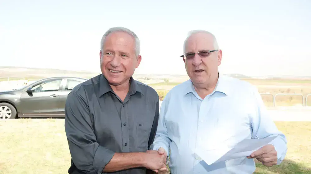 בתחנת דלק: דיכטר הגיש את התפטרותו לריבלין