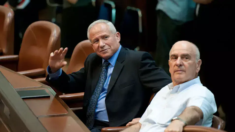 מתן ונלאי ואבי דיכטר במילאת הכנסת , אוגוסא 2012 מתן ונלאי ואבי דיכטר במילאת הכנסת , אוגוסא 2012