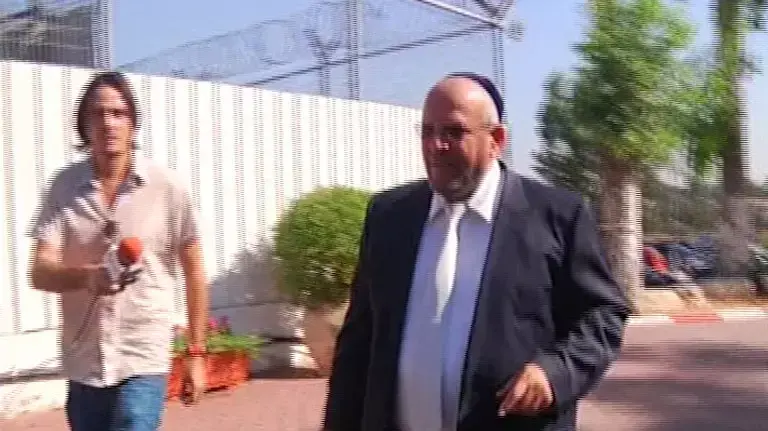 איש העסקים דודי אפל נכנס לכלא