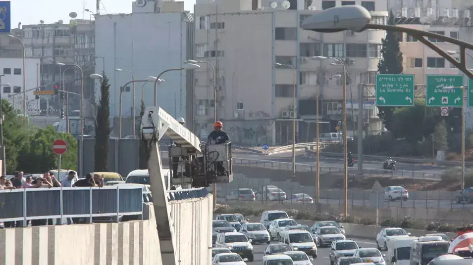 תיקונים של חברת החשמל בכביש איילון , אוגוסט 2012 תיקונים של חברת החשמל בכביש איילון , אוגוסט 2012