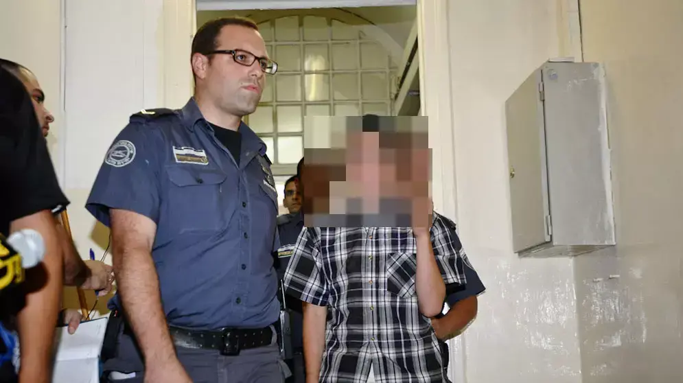 הארכת מעצר לחשודים בזריקת בקבוק תבערה למונית פלסטינית בבת עין, אוגוסט 2012 הארכת מעצר לחשודים בזריקת בקבוק תבערה למונית פלסטינית בבת עין, אוגוסט 2012