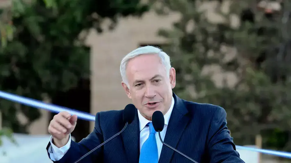 ראש הממשלה בנימין נתניהו בחנוכת טחנת הרוח החדשה בימין משה, אוגוסט 2012 ראש הממשלה בנימין נתניהו בחנוכת טחנת הרוח החדשה בימין משה, אוגוסט 2012