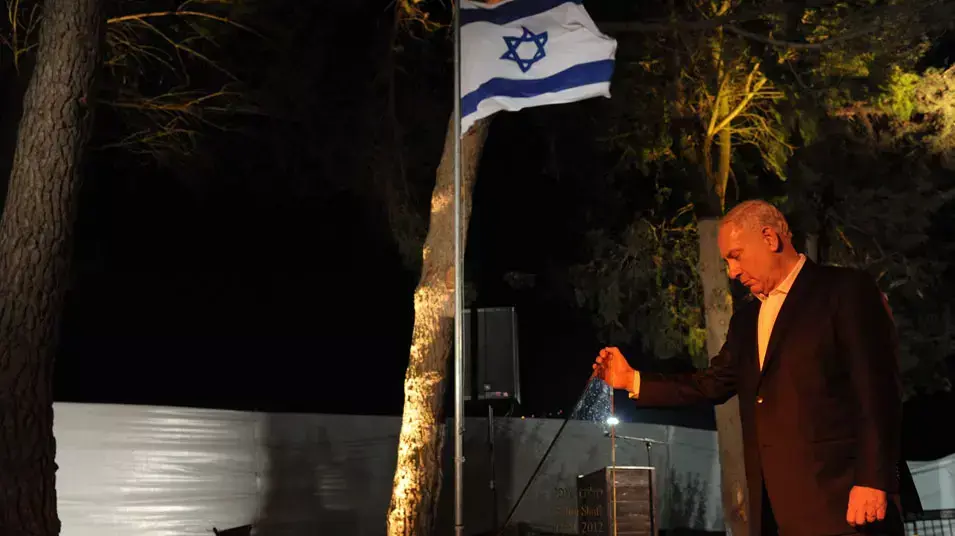 ראש הממשלה בנימין נתניהו בטקס האזכרה ללוחם סלים שופי ז"ל, בברכת רם ברמת הגולן, אוגוסט 2012. ראש הממשלה בנימין נתניהו בטקס האזכרה ללוחם סלים שופי ז"ל, בברכת רם ברמת הגולן, אוגוסט 2012.