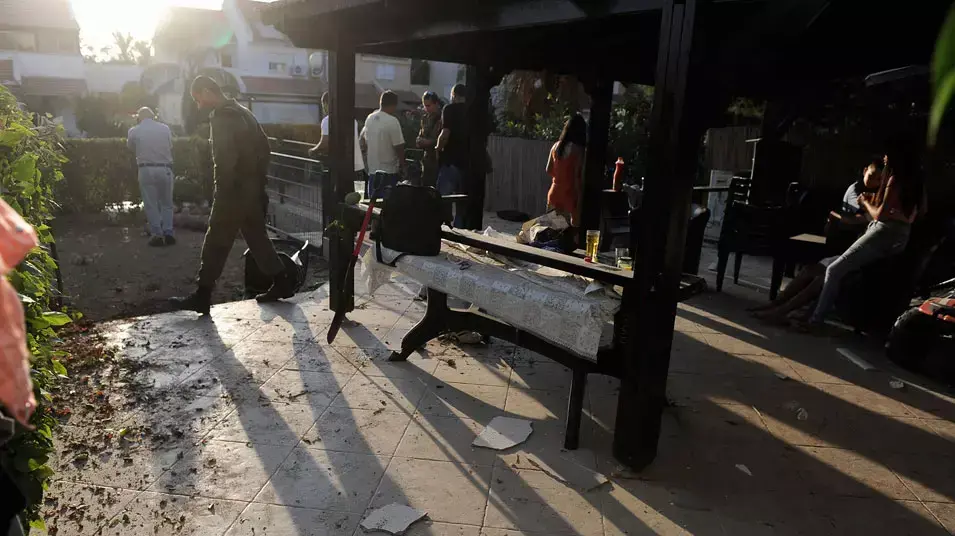 רקטת קסאם פגעה בבית בשדרות רקטת קסאם פגעה בבית בשדרות