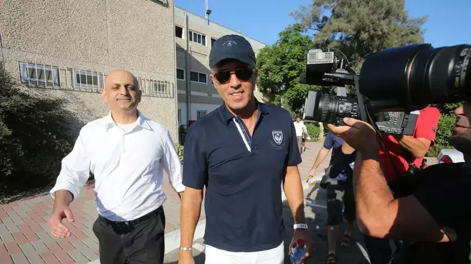 קובי פרץ הגיש תלונה נגד אמרגנו לשעבר