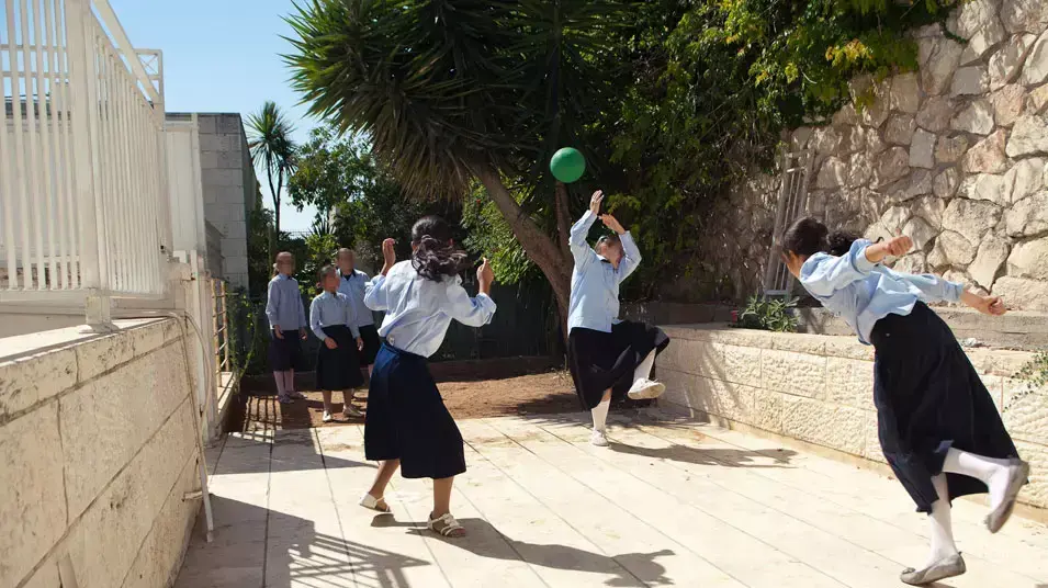 תלמידי גן ילדים בירושלים לומדים באוהל, ספטמבר 2012