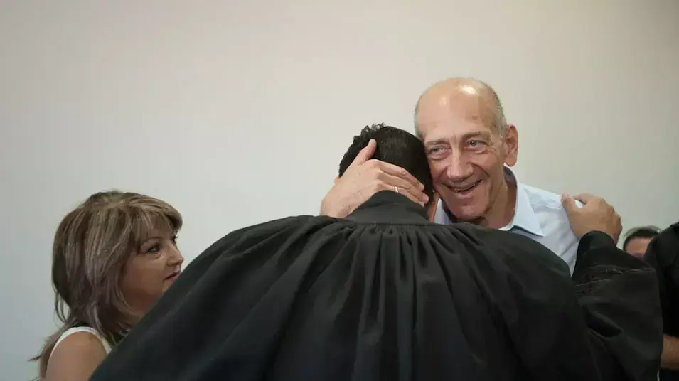 ראש הממשלה לשעבר אהוד אולמרט בשלב בטיעונים לעונש, מחוזי ירושלים, ספטמבר 2012 ראש הממשלה לשעבר אהוד אולמרט בשלב בטיעונים לעונש, מחוזי ירושלים, ספטמבר 2012