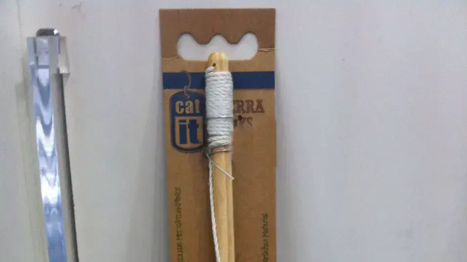 חכת עץ עם קטניפ מסדרת TERRA TOYS של חברת CAT IT חכת עץ עם קטניפ מסדרת TERRA TOYS של חברת CAT IT