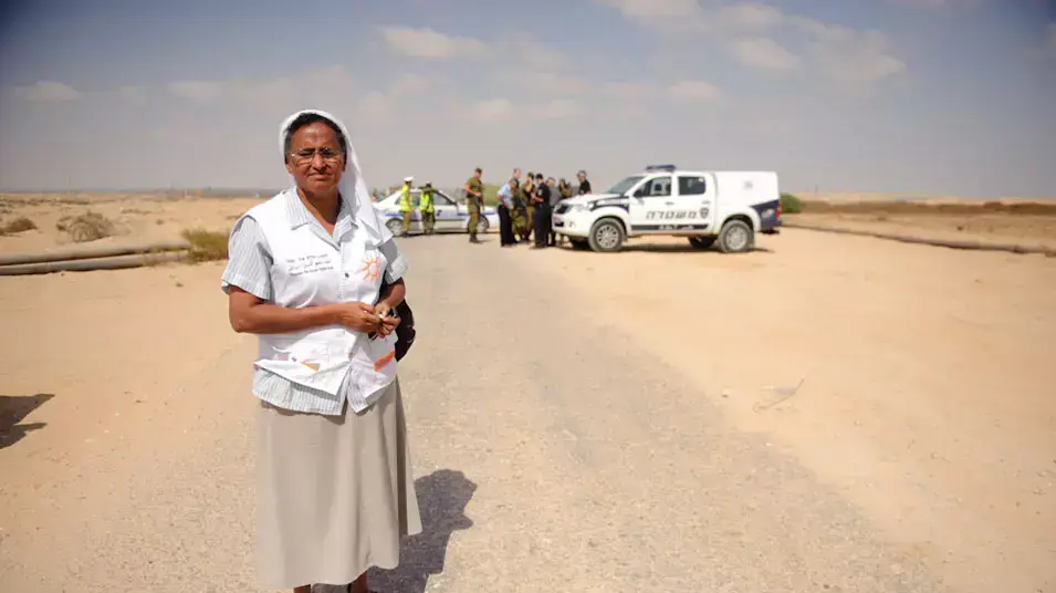 ה של ארגון "רופאים לזכויות אדם" מנסה להגיע לקבוצת פליטים אריתראים בגבול מצרים, 6 בספטמבר 2012 ה של ארגון "רופאים לזכויות אדם" מנסה להגיע לקבוצת פליטים אריתראים בגבול מצרים, 6 בספטמבר 2012