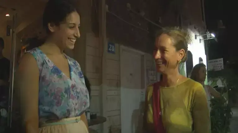 רופאות נשים הרצו בפאבים: "לעורר מודעות לפוריות"