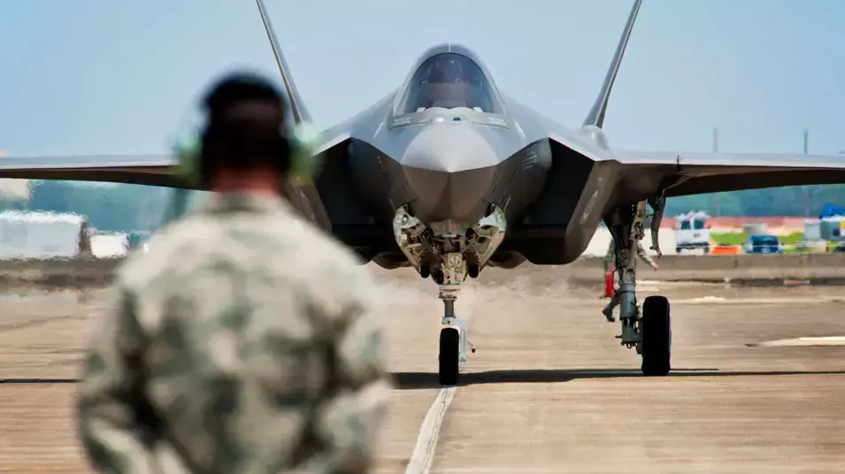 מטוס חמקן מדגם F-35 שעתיד להיכנס לשירות חיל האוויר מטוס חמקן מדגם F-35 שעתיד להיכנס לשירות חיל האוויר