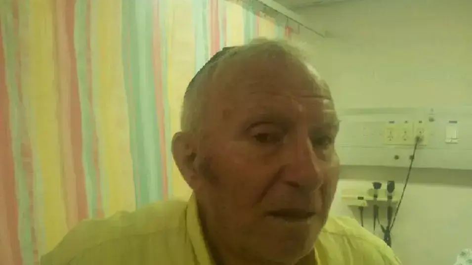 גבריאל צאצאשווילי קשיש ניצול שואה שנשדד בביתו בירושלים, ספטמבר 2012 גבריאל צאצאשווילי קשיש ניצול שואה שנשדד בביתו בירושלים, ספטמבר 2012