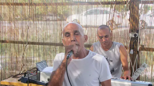 המפגש של תותי המפגש של תותי