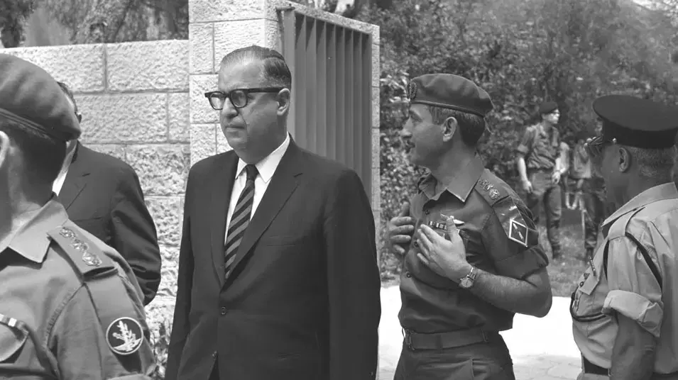 אבא אבן אבא אבן