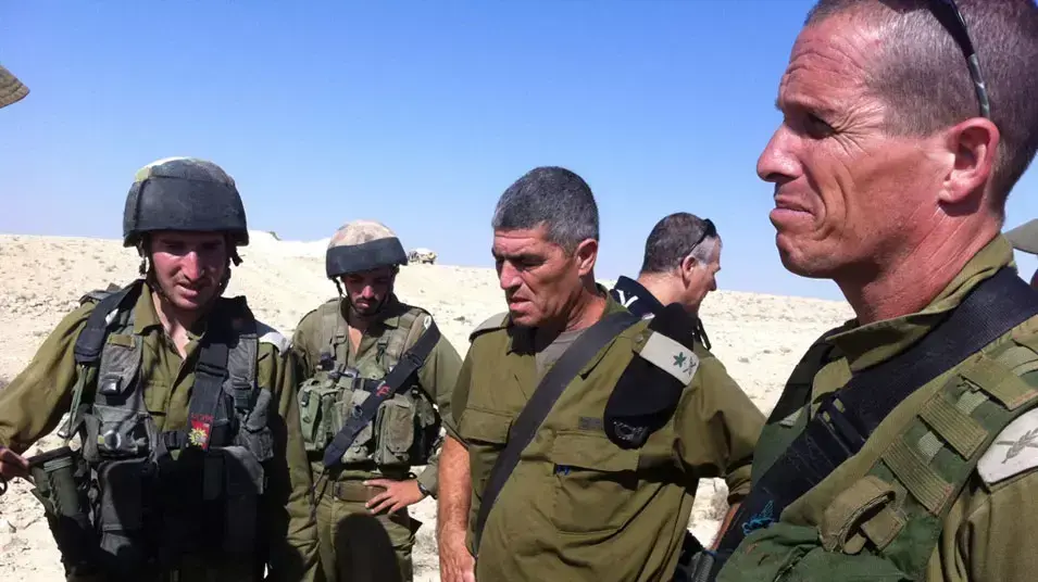 מפקד פיקוד הדרום, אלוף טל רוסו, שהגיע לנקודת התקלות עם מחבלים. ספטמבר 2012 מפקד פיקוד הדרום, אלוף טל רוסו, שהגיע לנקודת התקלות עם מחבלים. ספטמבר 2012