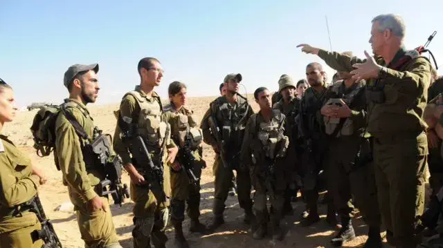 הרמטכ"ל סייר באזור תקרית הירי בהר חריף, ספטמבר 2012 הרמטכ"ל סייר באזור תקרית הירי בהר חריף, ספטמבר 2012
