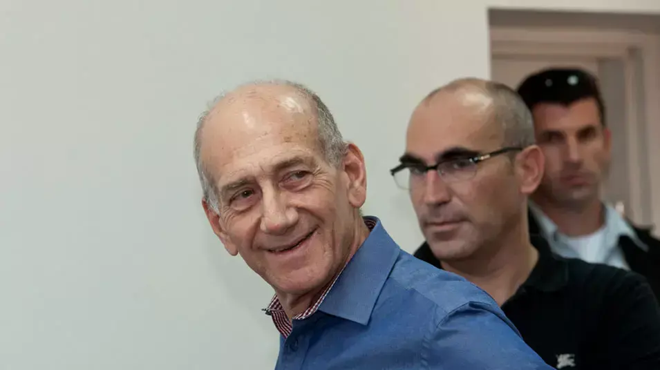 אולמרט על גזר הדין: "יוצא מביהמ"ש זקוף קומה"