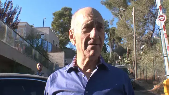 אולמרט בביתו: "העם הזה זכאי לרגיעה ולתקווה"
