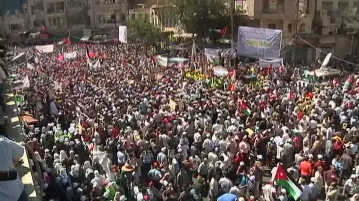 הפגנת ענק בעמאן: הגדולה ביותר מתחילת האביב הערבי