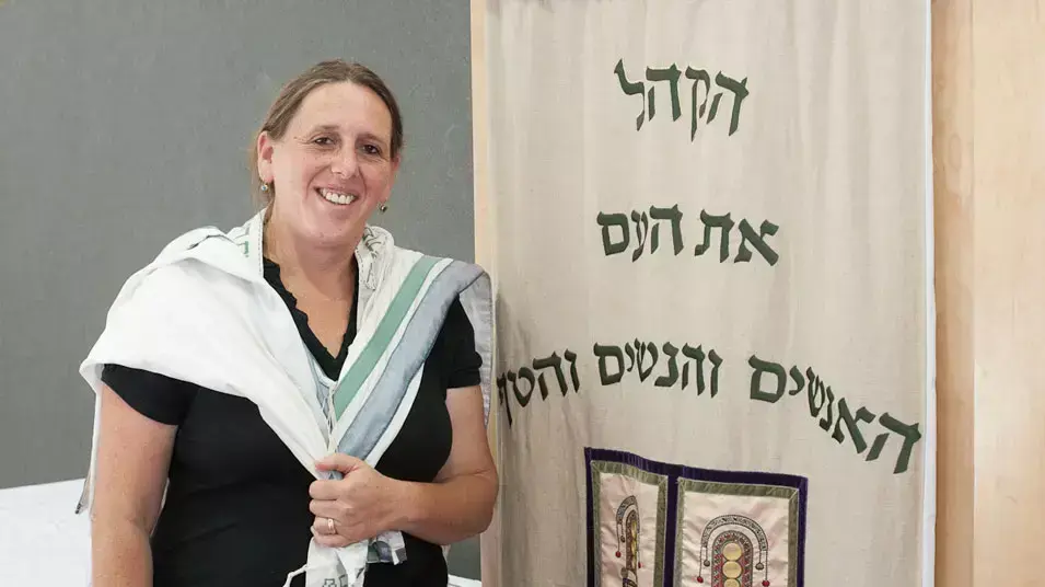 עזרת נשים: החזניות שדורשות שוויון בבית הכנסת
