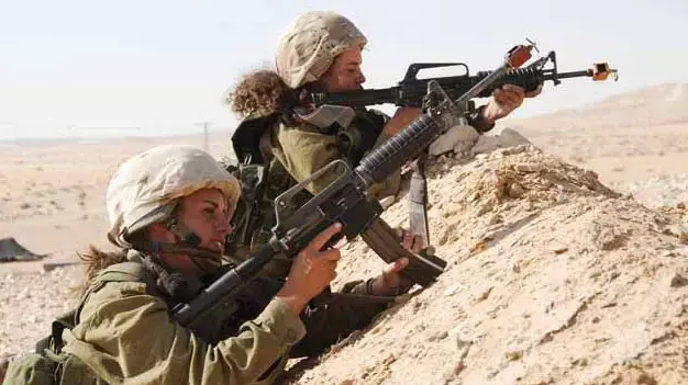 CARAL  לוחמות בגדוד קרקל