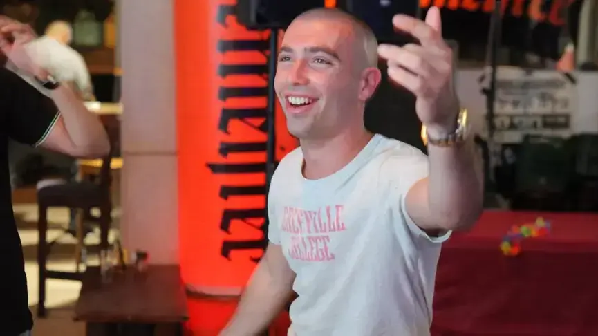 1. עומר אדם 1. עומר אדם
