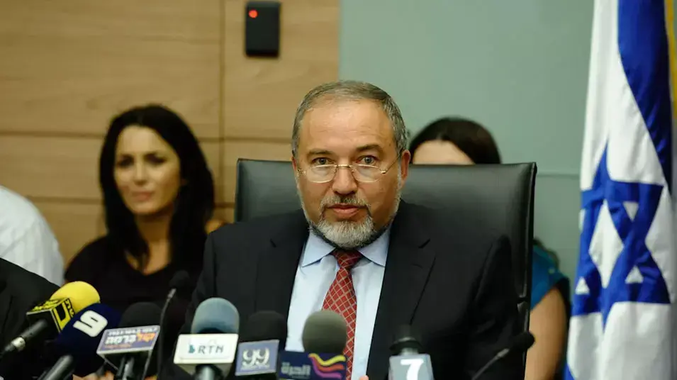 אביגדור ליברמן בישיבת סיעת הליכוד אביגדור ליברמן בישיבת סיעת הליכוד