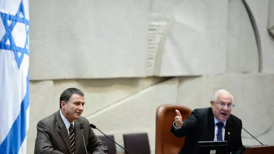 יו"ר הכנסת ראובן רובי ריבלין והשר יולי אדלשטיין בדיון במליאת הכנסת על פיזור הכנסת יו"ר הכנסת ראובן רובי ריבלין והשר יולי אדלשטיין בדיון במליאת הכנסת על פיזור הכנסת
