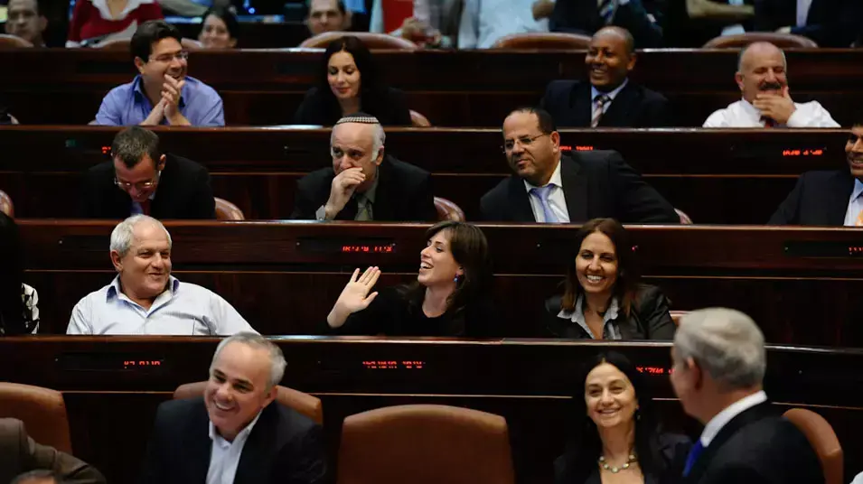 מליאת הכנסת הצביעה בקריאה שנייה ושלישית על פיזור הכנסת מליאת הכנסת הצביעה בקריאה שנייה ושלישית על פיזור הכנסת