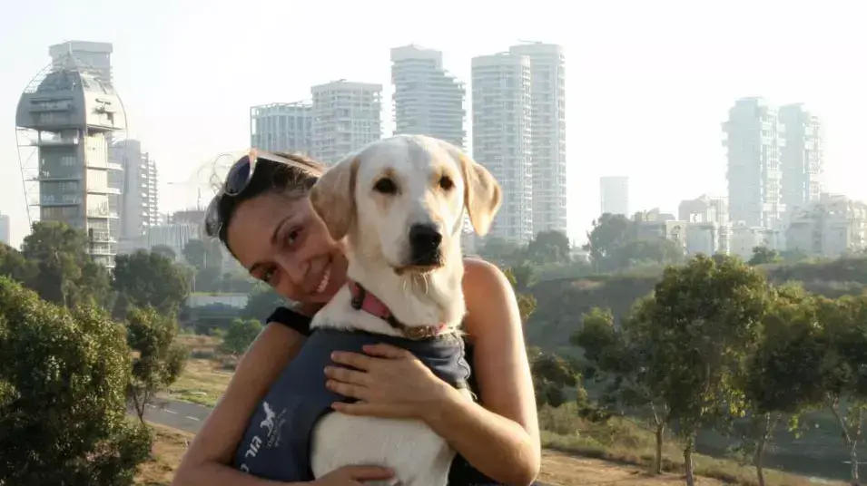 הדר לוטן והכלבה לוטי הדר לוטן והכלבה לוטי