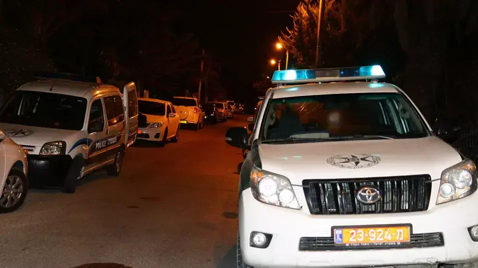 איציק אלגלבי נרצח כשהפתיע פורצים בביתו במושב אביחיל, אוקטובר 2012 איציק אלגלבי נרצח כשהפתיע פורצים בביתו במושב אביחיל, אוקטובר 2012