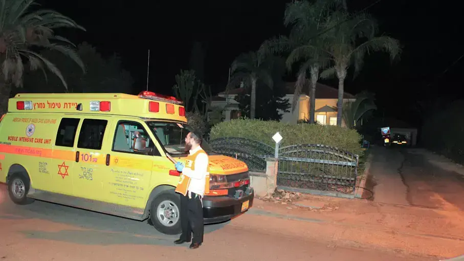 איציק אלגבי הפתיע פורצים ונרצח בפתח ביתו במושב אביחיל, אוקטובר 2012 איציק אלגבי הפתיע פורצים ונרצח בפתח ביתו במושב אביחיל, אוקטובר 2012
