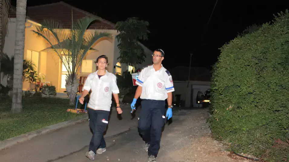 איציק אלגבי הפתיע פורצים ונרצח בפתח ביתו במושב אביחיל, אוקטובר 2012 איציק אלגבי הפתיע פורצים ונרצח בפתח ביתו במושב אביחיל, אוקטובר 2012