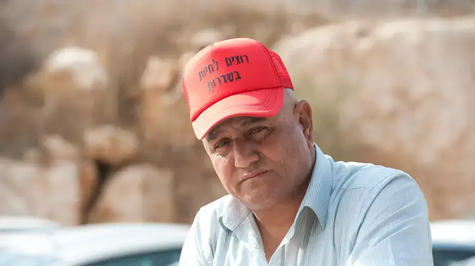ראש עיריית שדרות דוד בוסקילה שובת רעב במחאה על הפסקת התמיכה הכלכלית בעירו מול משרד ראש הממשלה, ירושלים, אוקטובר 2012 ראש עיריית שדרות דוד בוסקילה שובת רעב במחאה על הפסקת התמיכה הכלכלית בעירו מול משרד ראש הממשלה, ירושלים, אוקטובר 2012