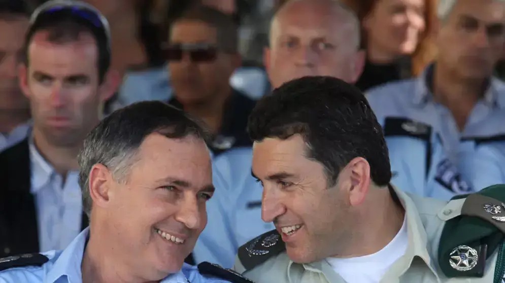 המפכ"ל רב ניצב יוחנן דנינו יחד עם מפקד מג"ב יורם הלוי בארוע השקה לשילוב חרדים בשירות, אוקטובר 2012