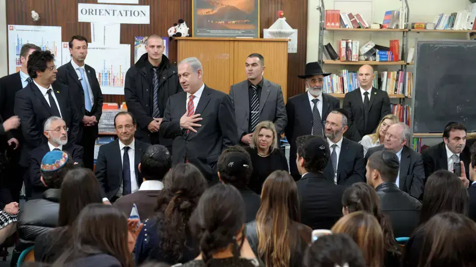 ראש הממשלה ורעייתו באירוע לזכר הפיגוע בטולוז, אוקטובר 2012