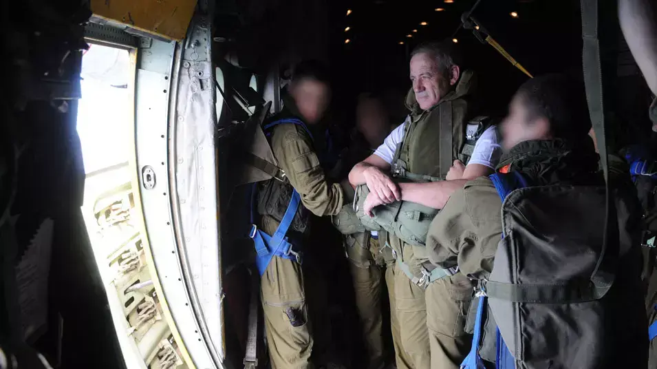 צניחת אבות הבנים, אחים וקצינים, בכירים בהשתתפות לוחמי צנחנים ויחידות מיוחדות