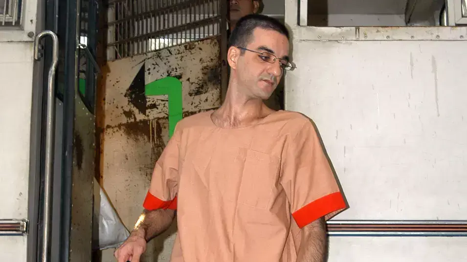 אלי כהן, רצח וביתר את גופת גרושתו בתאילנד בקבלת גזר דינו ב-2004 אלי כהן, רצח וביתר את גופת גרושתו בתאילנד בקבלת גזר דינו ב-2004