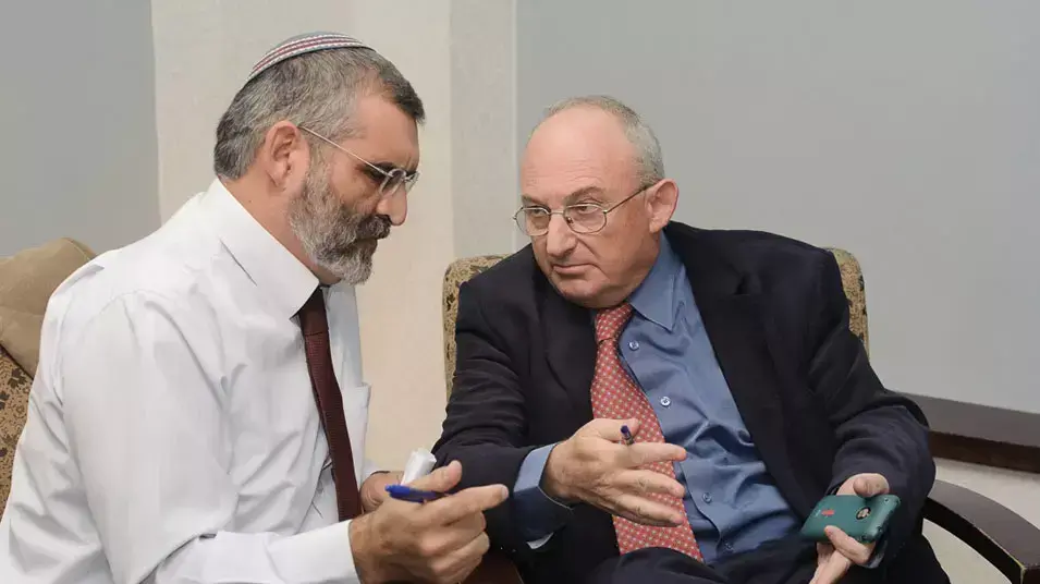 מסיבת עיתונאים של אריה אלדד ומיכאל בן ארי מסיבת עיתונאים של אריה אלדד ומיכאל בן ארי