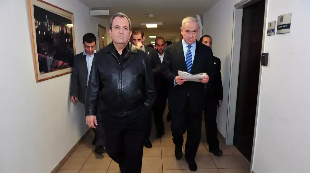 תמונות שר הביטחון אהוד ברק, יחד עם ראש הממשלה בנימין נתניהו, בלשכת רה"מ בקריה, תל אביב, אוקטובר 2012 תמונות שר הביטחון אהוד ברק, יחד עם ראש הממשלה בנימין נתניהו, בלשכת רה"מ בקריה, תל אביב, אוקטובר 2012