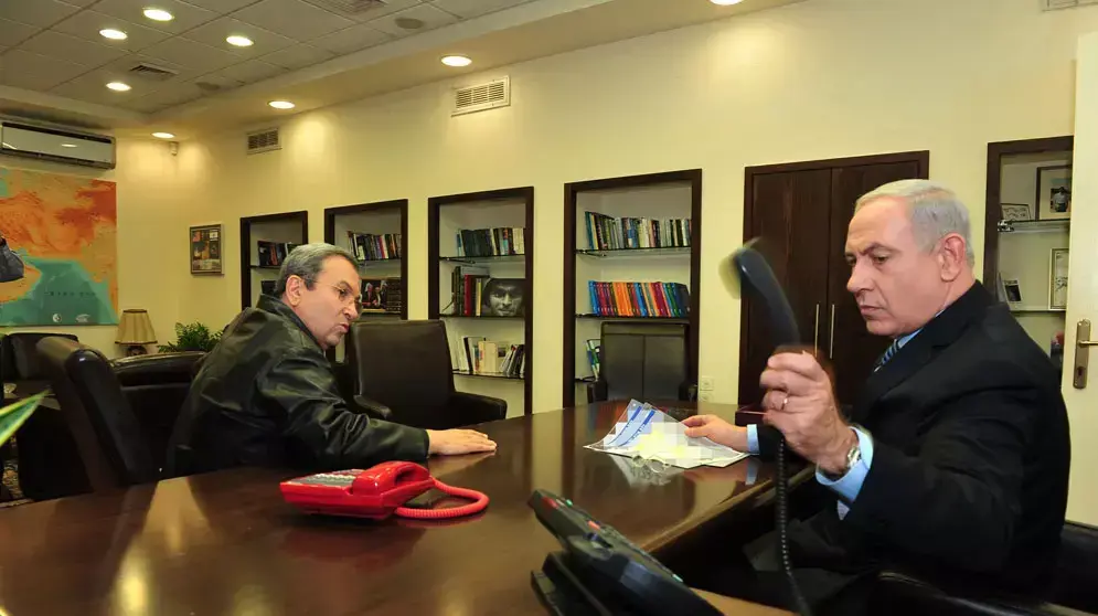 תמונות שר הביטחון אהוד ברק, יחד עם ראש הממשלה בנימין נתניהו, בלשכת רה"מ בקריה, תל אביב, אוקטובר 0012. תמונות שר הביטחון אהוד ברק, יחד עם ראש הממשלה בנימין נתניהו, בלשכת רה"מ בקריה, תל אביב, אוקטובר 0012.